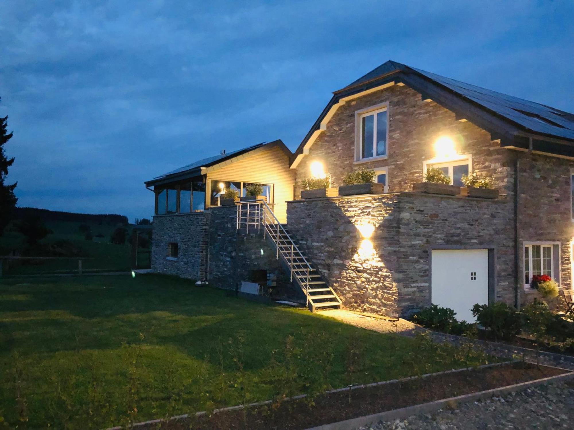 Pegasus I - 2 Chambres De Luxe, Cuisine, Salon, 2 Terrasses Et Sauna Vielsalm Exterior photo