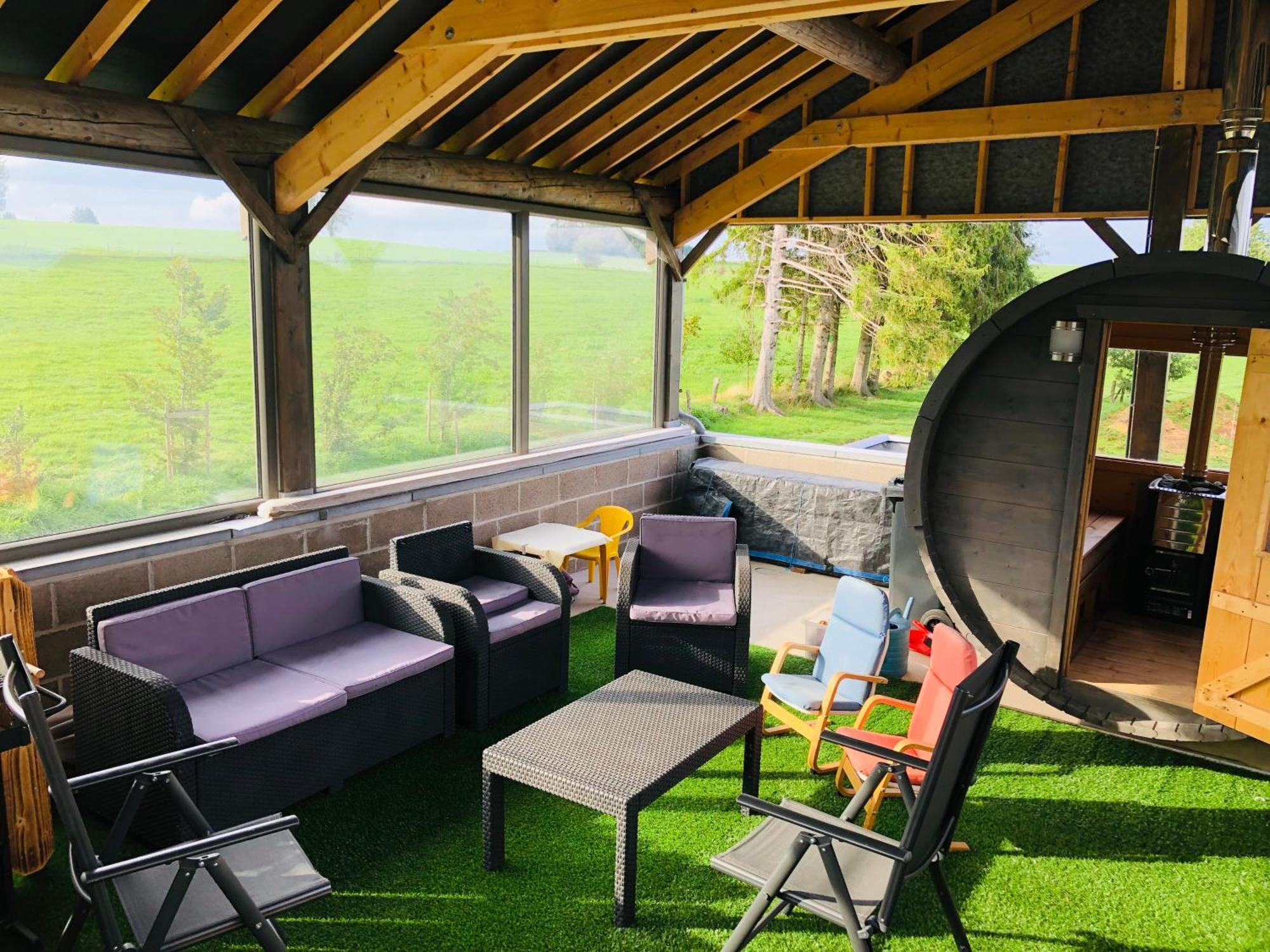 Pegasus I - 2 Chambres De Luxe, Cuisine, Salon, 2 Terrasses Et Sauna Vielsalm Exterior photo